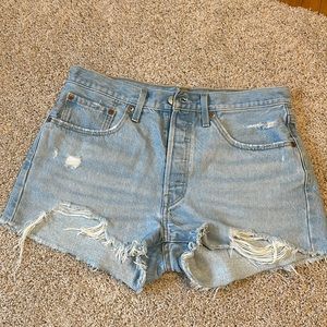 Women’s LEVI’S 501 jean shorts